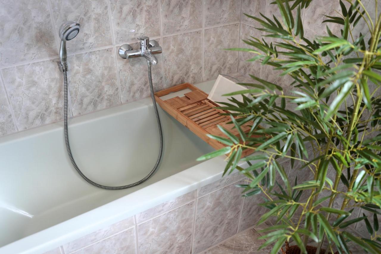 Goldhouse - Sauna, Whirlpool, Switch, Darts & Mehr Andernach Zewnętrze zdjęcie