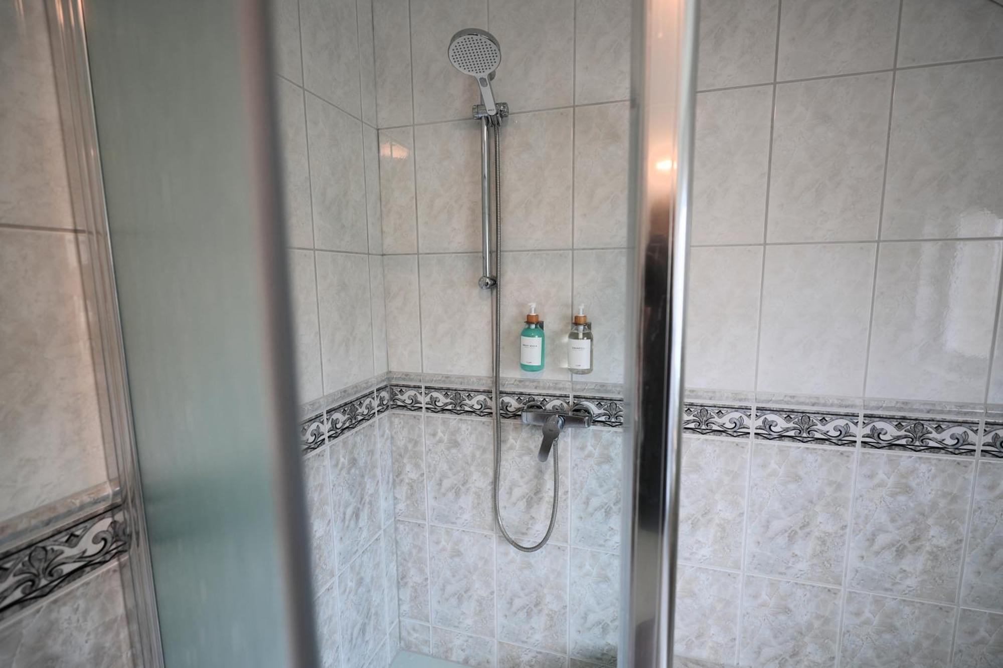 Goldhouse - Sauna, Whirlpool, Switch, Darts & Mehr Andernach Zewnętrze zdjęcie
